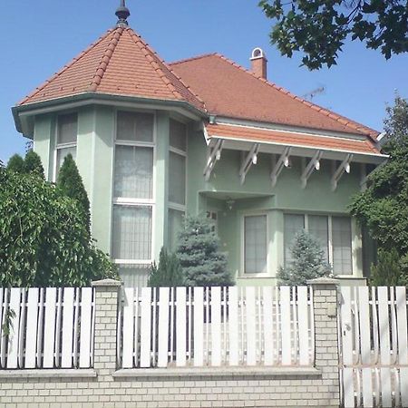Hotel Center Apartmanhaz Hajdúszoboszló Exterior foto